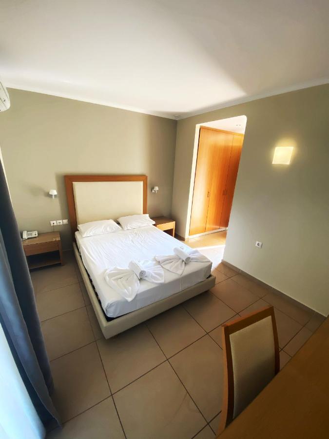 Cosmos Hotel Vaszilikí Kültér fotó