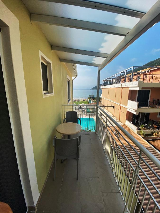 Cosmos Hotel Vaszilikí Kültér fotó