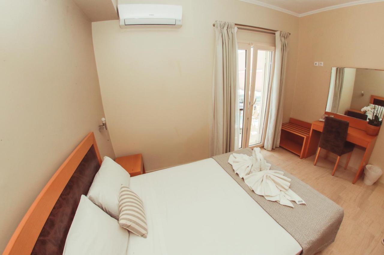 Cosmos Hotel Vaszilikí Kültér fotó