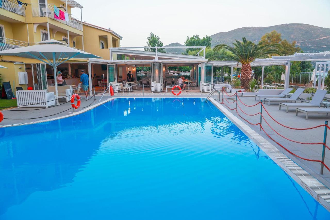 Cosmos Hotel Vaszilikí Kültér fotó
