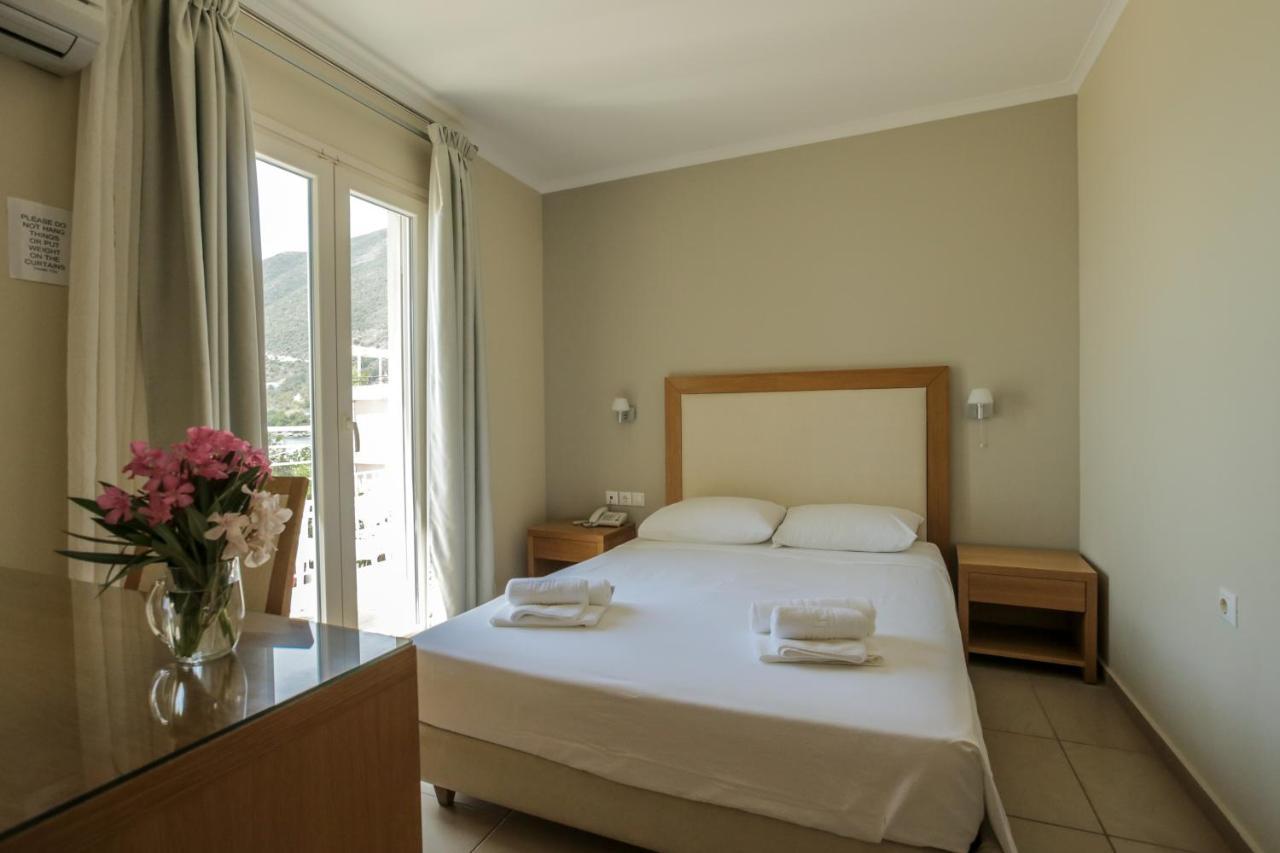 Cosmos Hotel Vaszilikí Kültér fotó