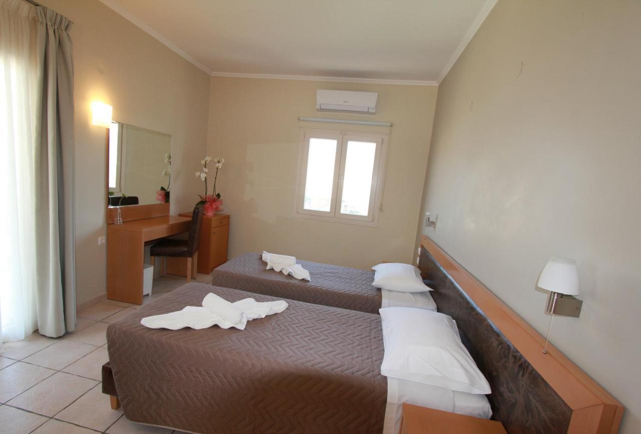 Cosmos Hotel Vaszilikí Kültér fotó